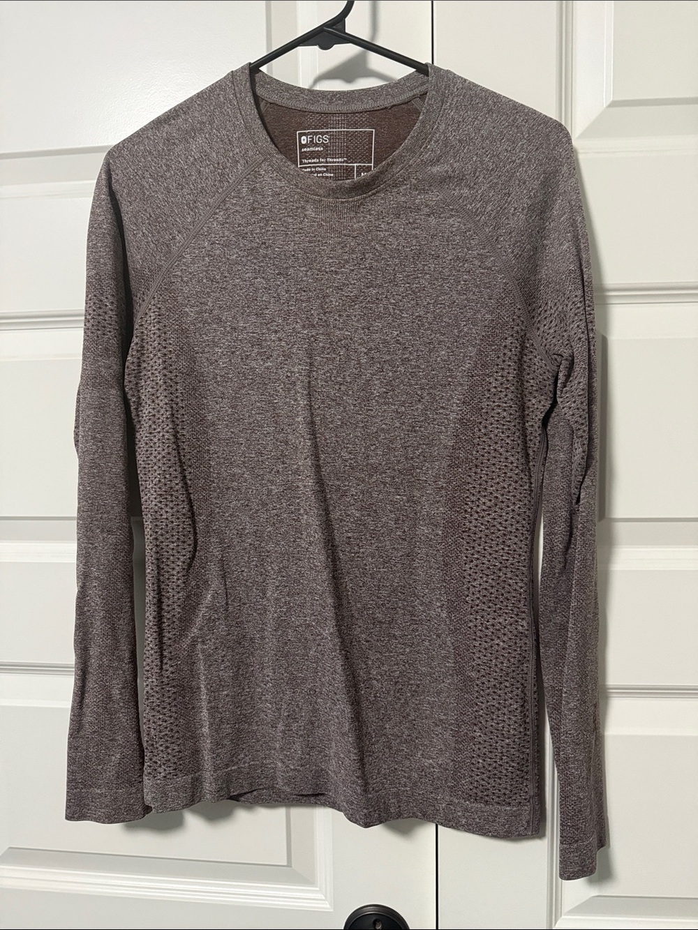Figs women’s Long Sleeve Performance Tee — Heather Brown